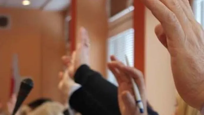 1 grudnia pierwsze sesje rad miejskich i rady powiatowej