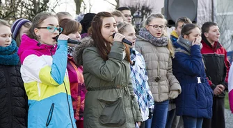 Gimnazjaliści kolędowali na rynku