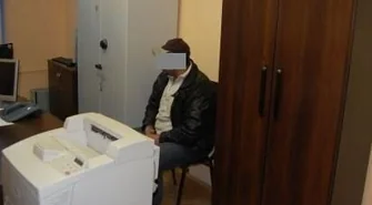 Włamali się do garażu, zostawili po sobie ślady