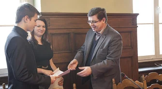 Uczą się przedsiębiorczości, podpisali umowy ze wschowską gminą