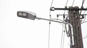 Nie ma prądu, bo wymieniają lampy