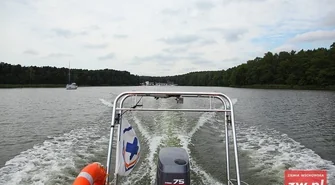 Nowy silnik do policyjnej łodzi motorowej