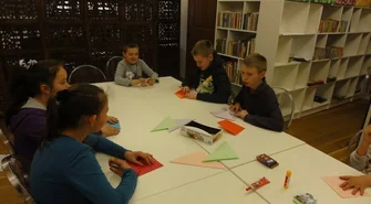 Kwietniowe Hece w bibliotece