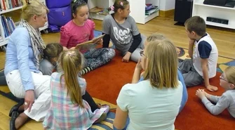 Hece i Smyki w bibliotece