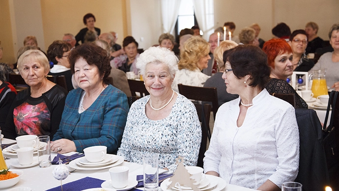 O rok starsi, ale pełni pasji