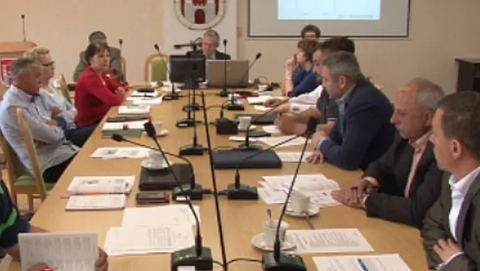 Burzliwa dyskusja: Sławscy radni odrzucili wniosek dyrektora
