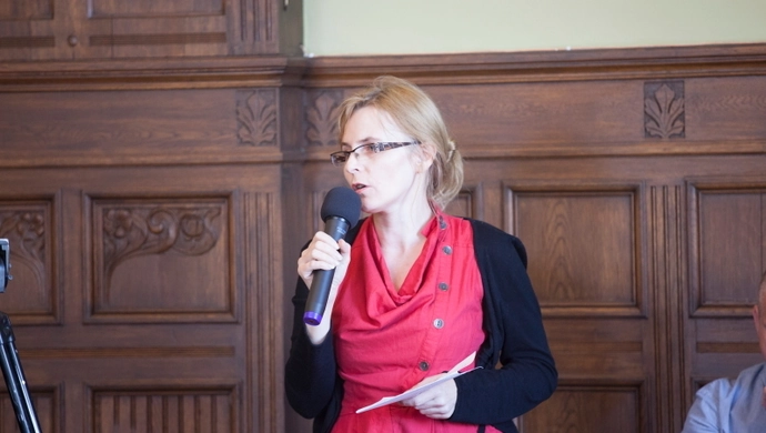 Milcz i słuchaj