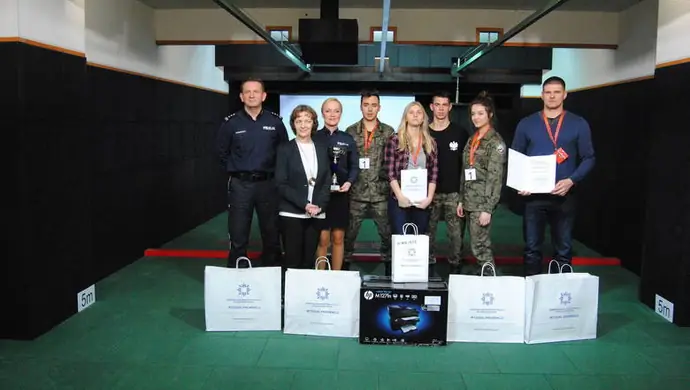 Klasa mundurowa ze Wschowy na podium