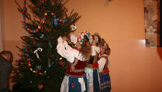 „Święta świerkiem pachnące” Choinka w Krzepielowie