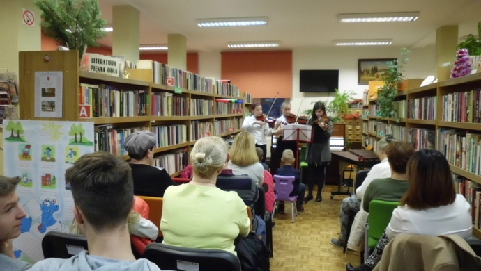 Szlichtyngowa: Koncert Świąteczny w Bibliotece