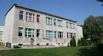 Jesteśmy bezpartyjni, interesuje nas los szkoły