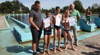 Zawody pływackie dla dzieci i młodzieży