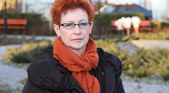 Zniszczone wiaty przystankowe