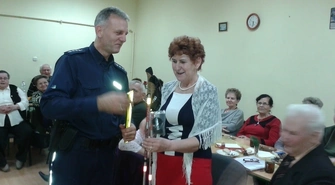 Policjanci rozmawiali z seniorami o bezpieczeństwie