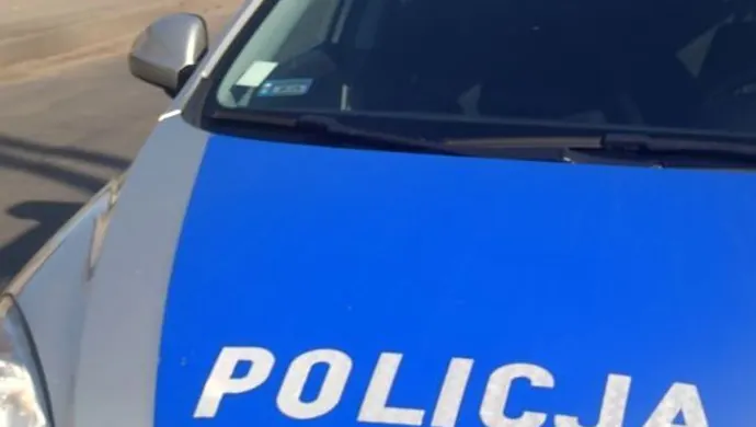 Wybił przednią szybę, wyrywał boczne lusterka