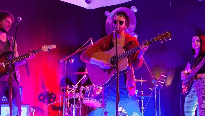 Nie strzelać do pianisty na koniec majówki