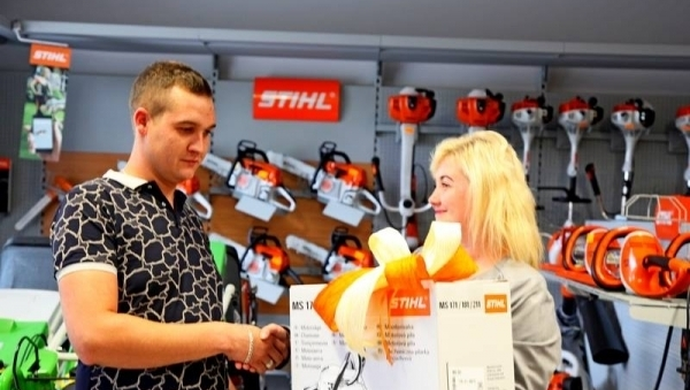 Pan Marek z Łęgonia wygrał piłę spalinową z okazji 90 urodzin STIHL