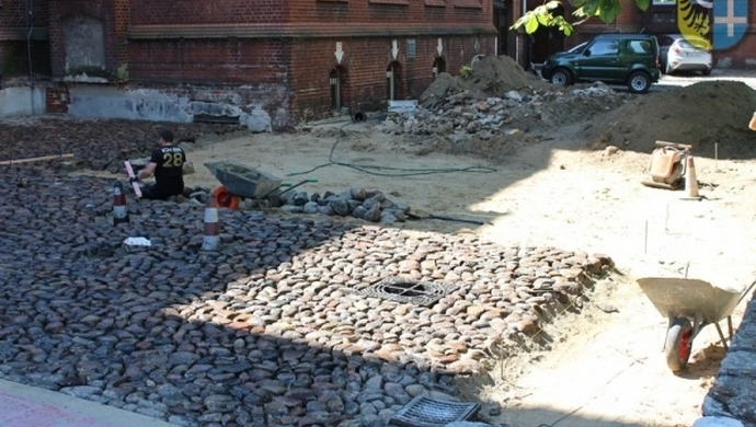 Remont terenu przy I Zespole Szkół we Wschowie