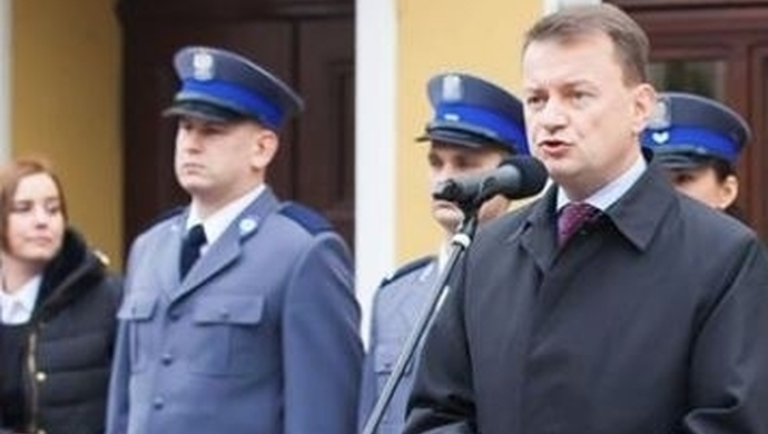 Błaszczak: Ci, którzy czują się zagrożeni, otrzymają pomoc