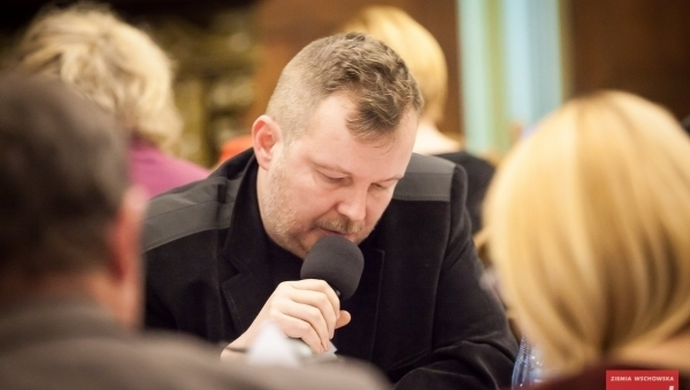 Więcej pieniędzy dla stowarzyszeń. Sprzeciw wiceburmistrza. Radny Owoc: Pieniądze pozostaną w gminie