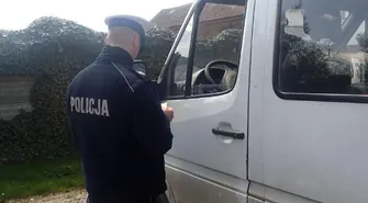 Pirat drogowy wiózł 13 osób, stracił prawo jazdy