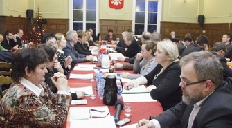 Mniej osób za odwołaniem burmistrza, więcej za odwołaniem rady