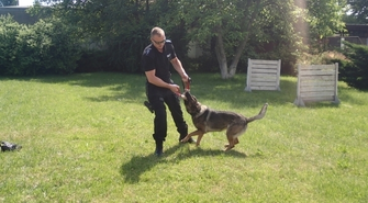 Asp. Łukasz Walorczyk pojedzie z psem Igatonem na finał Mistrzostw Polski