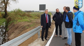 Zakończono rozbudowę drogi Wróblów-Potrzebowo