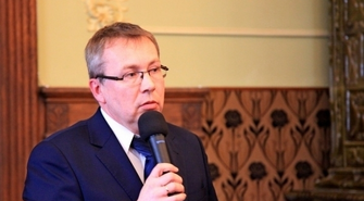 Przed kuratorem spotkanie z ekspertem. Nowe warunki umowy ws. oświaty