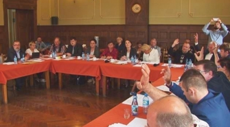 ,,Widać rozrzut pomiędzy słowami i czynami". Burmistrz ponownie bez absolutorium