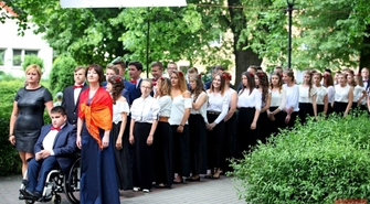 Szlichtyngowa: Zatańczyli poloneza w Parku Miejskim