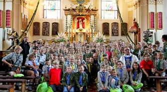 Zuchy i harcerze wyruszyli w pielgrzymkę do Wielenia