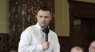 Tkacz, Brzechwa i Kowalczyk wnioskują, by gmina odkupiła kino Hel