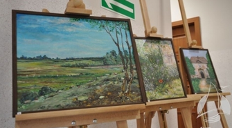 Wystawa obrazów z pleneru malarskiego w Przybyszowie