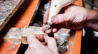 Co wygrawerować na obrączkach ślubnych?