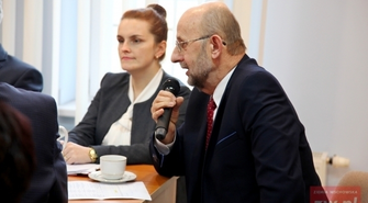 Burmistrz Sławy zadaje strategiczne pytanie: Czy Marszałek Elżbieta Polak lubi Jezioro Sławskie?