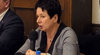 Dowóz dzieci z Radomyśla do Lginia jest zgodny z prawem. Dlaczego pani burmistrz twierdzi inaczej?