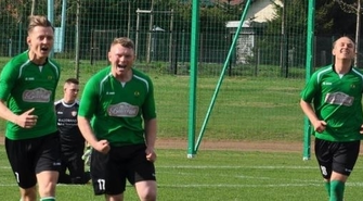 Dąb i Sparta z 3 punktami. Weekendowe zmagania na boiskach piłkarskich