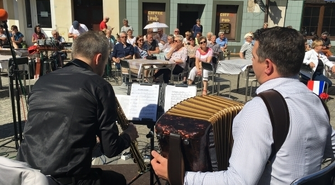 Sława jak Paryż - Kartka z zagranicy