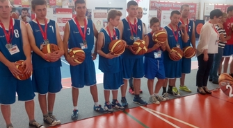 Srebro dla koszykarzy SOSW we Wschowie