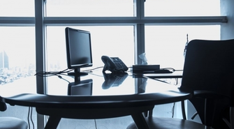 Jak urządzić biuro w pracy?