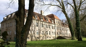 Sławski pałac w końcu został wystawiony na sprzedaż