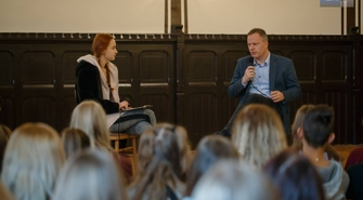 Spotkanie autorskie w Zanie z Piotrem Bojarskim 