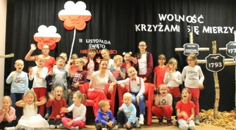 "Twórcze działania w barwach biało – czerwonych” w Domu Kultury w Ciosańcu 