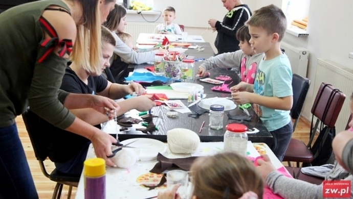 Aniołki z masy solnej i koty z filcu. Ferie z Domem Kultury w Krzepielowie