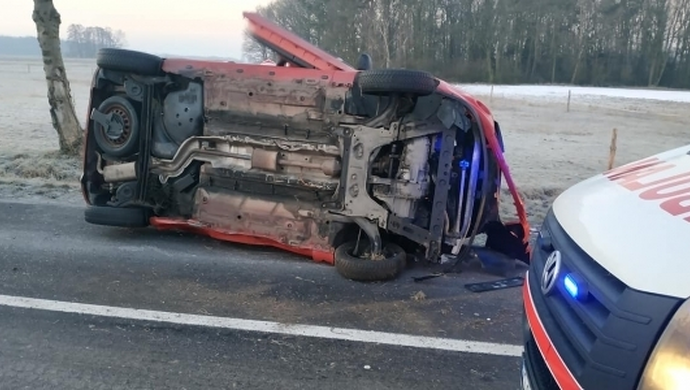 Wypadek na drodze wojewódzkiej