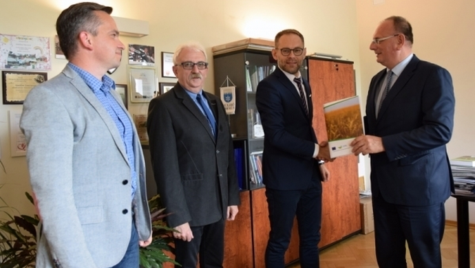 Podpisano umowę na zagospodarowanie terenu CKiR