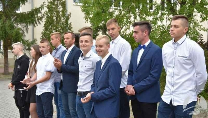 Rozpoczęcie nowego roku szkolnego w Zespole Szkół Ponadpodstawowych