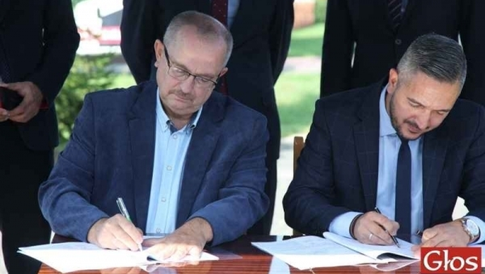 Umowa podpisana. Będzie remont drogi i chodnik