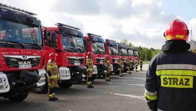 Uroczyste przekazanie nowych samochodów